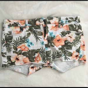 Aeropostale flower print shorts